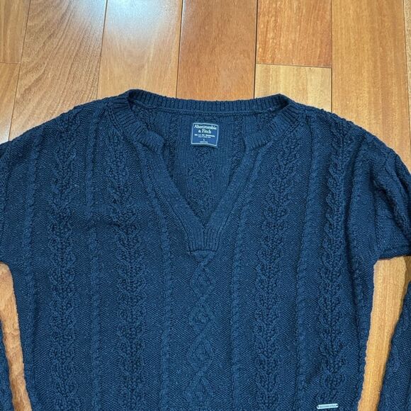 Abercrombie & Fitch Navy Cable Knit V-Neck Sweater L - Picture 3 of 9